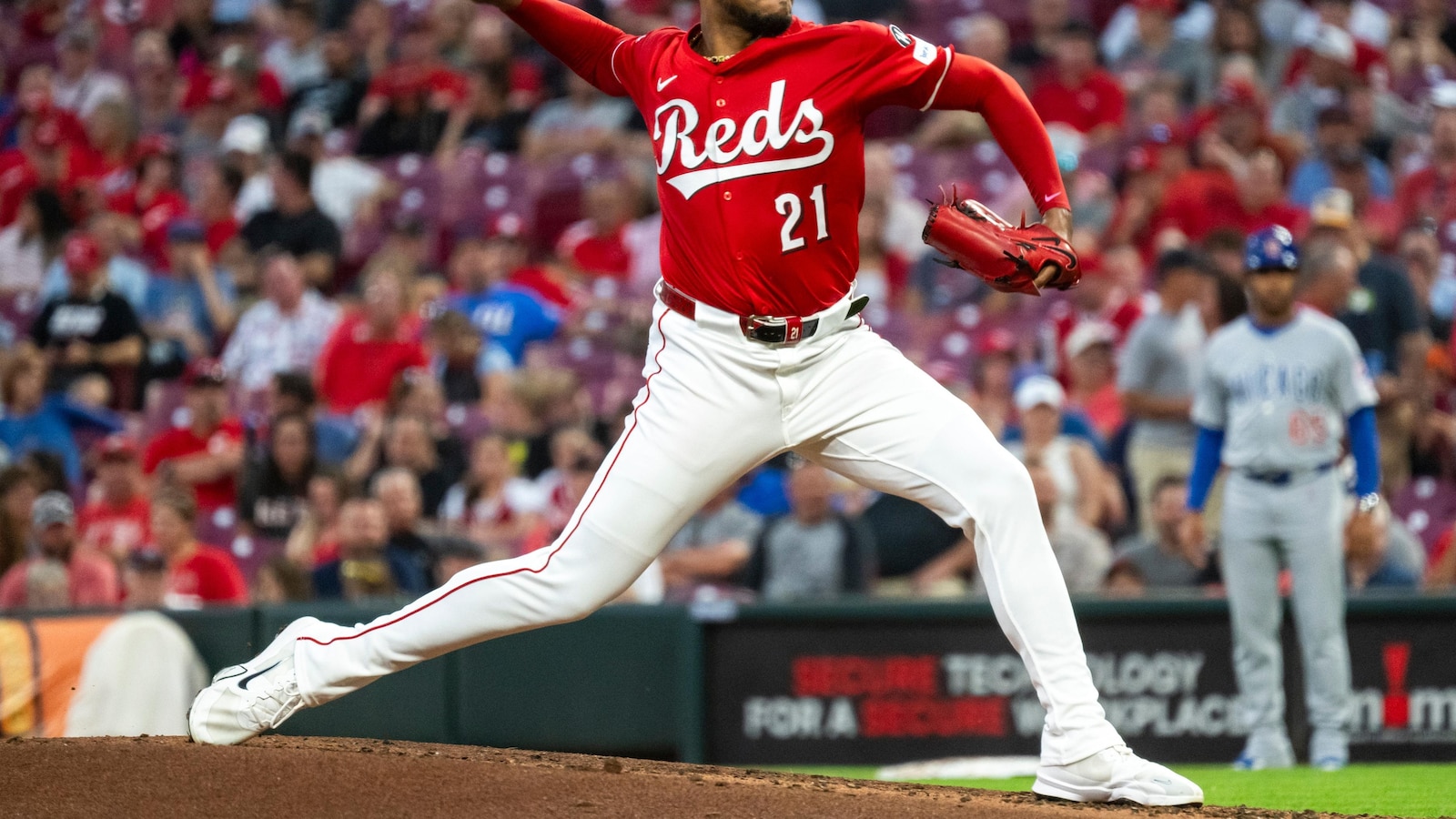 Hunter Greene tosses first career complete game as wild-card chasing Reds blank Cubs 1-0