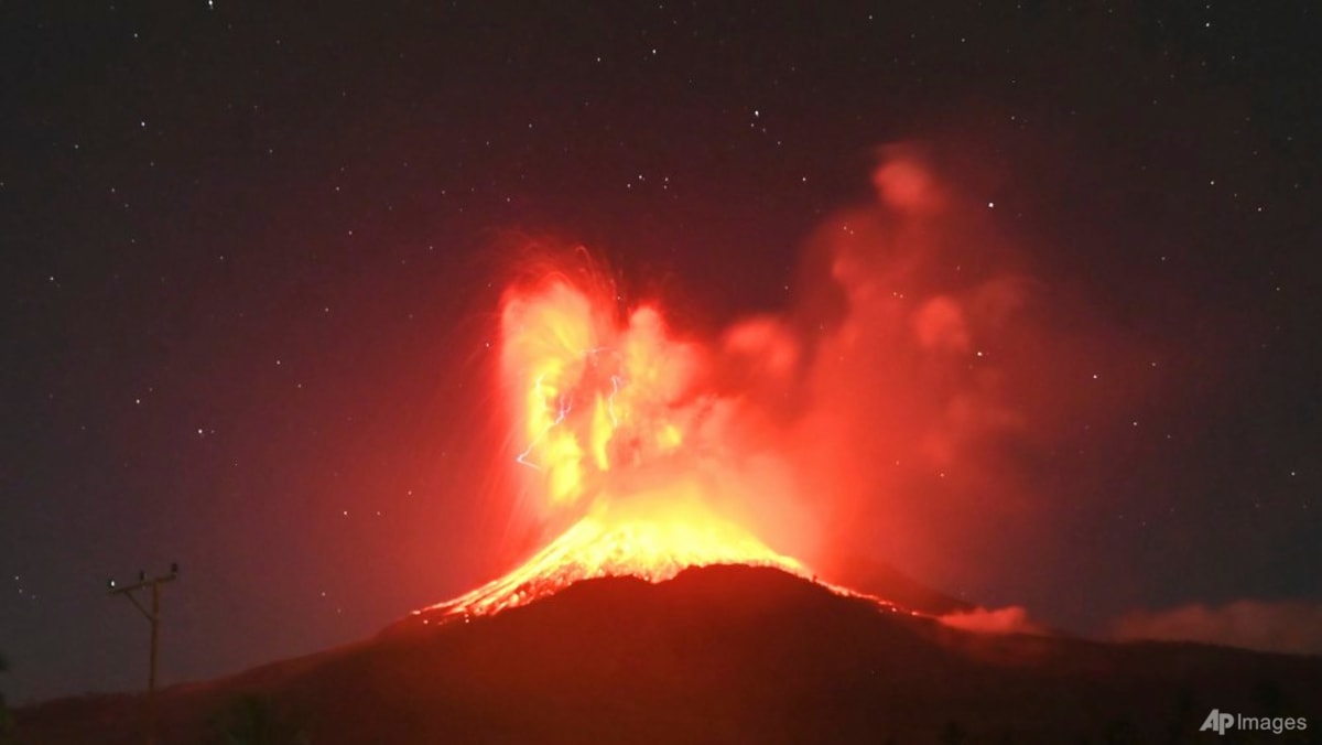 Indonesia's Lewotobi Laki-Laki volcano erupts as alert level raised