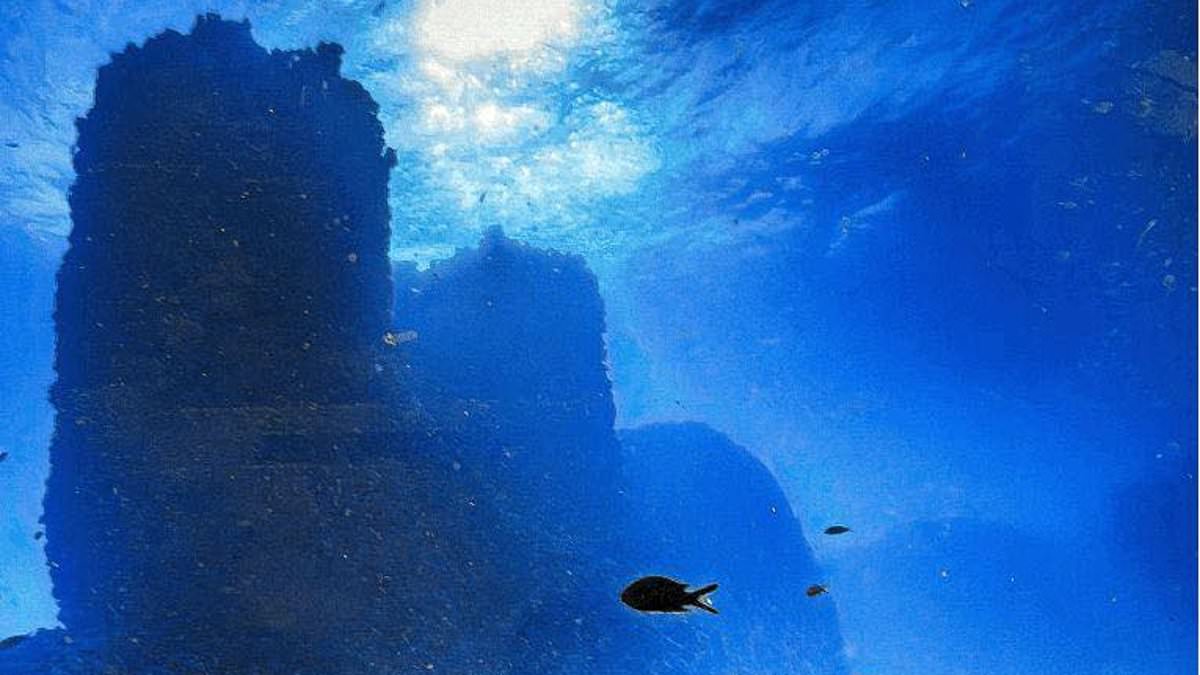 Is Cleopatra's tomb UNDERWATER? Sunken port could lead to her grave