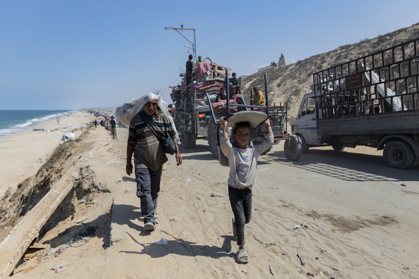 Israel pounds Gaza City as fears mount for those inside - The Boston Globe