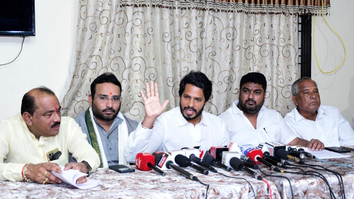 JD(S) leader Nikhil Kumaraswamy demands ₹25,000 per acre compensation for rain-hit farmers in Karnataka