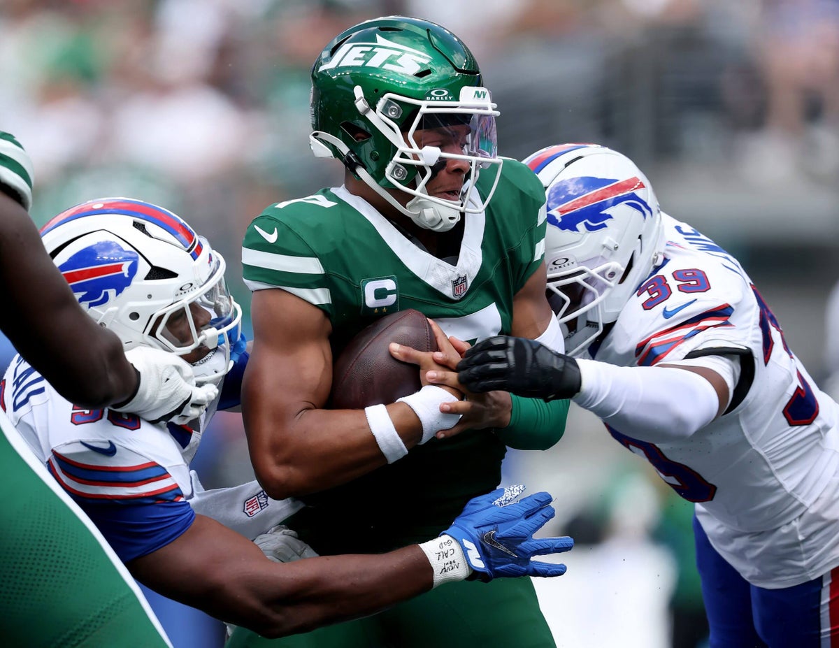 Jets QB Justin Fields evaluated for concussion, status for Tampa Bay up in the air