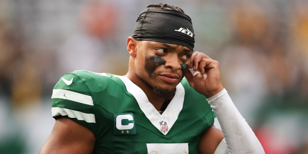 Jets quarterback Justin Fields may miss next game because of concussion