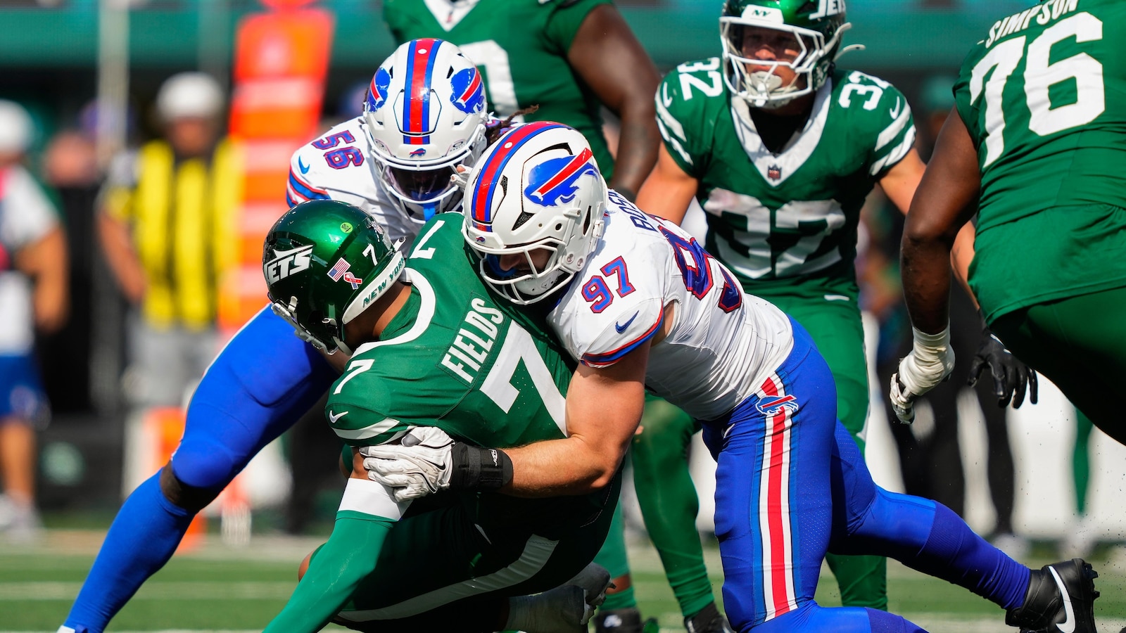 Jets quarterback Justin Fields ruled out with concussion, Tyrod Taylor to start against Buccaneers