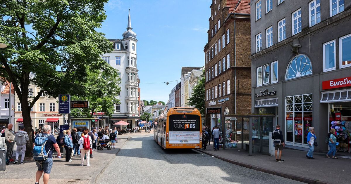 Jews banned from entering shop as sign says 'just can't stand you'