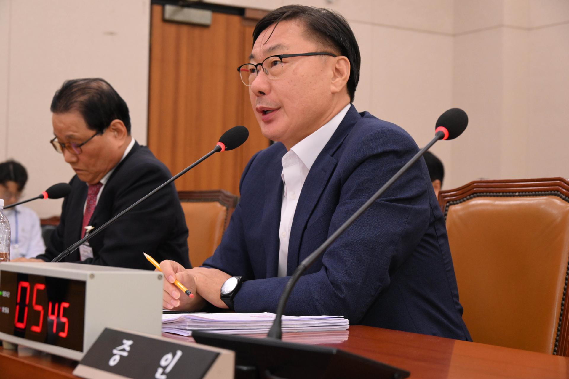 Justice minister orders probe into prosecution's alleged special treatment of ex-Gyeonggi vice governor - The Korea Times