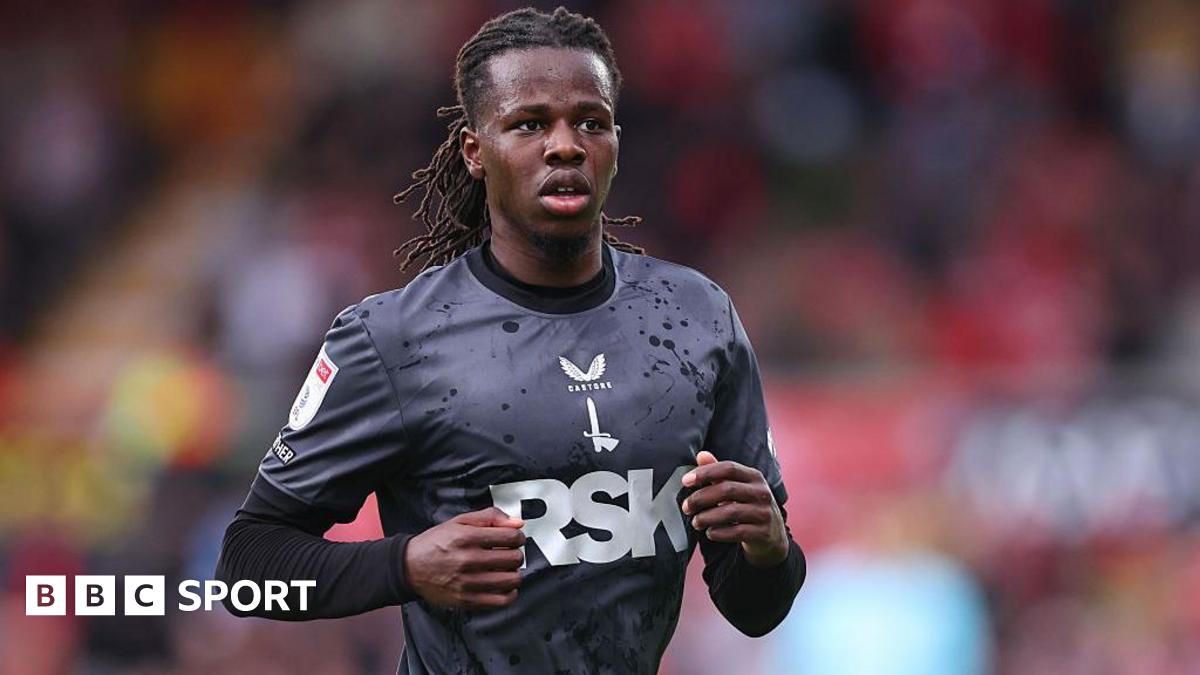 Karoy Anderson: Charlton Athletic midfielder signs new deal