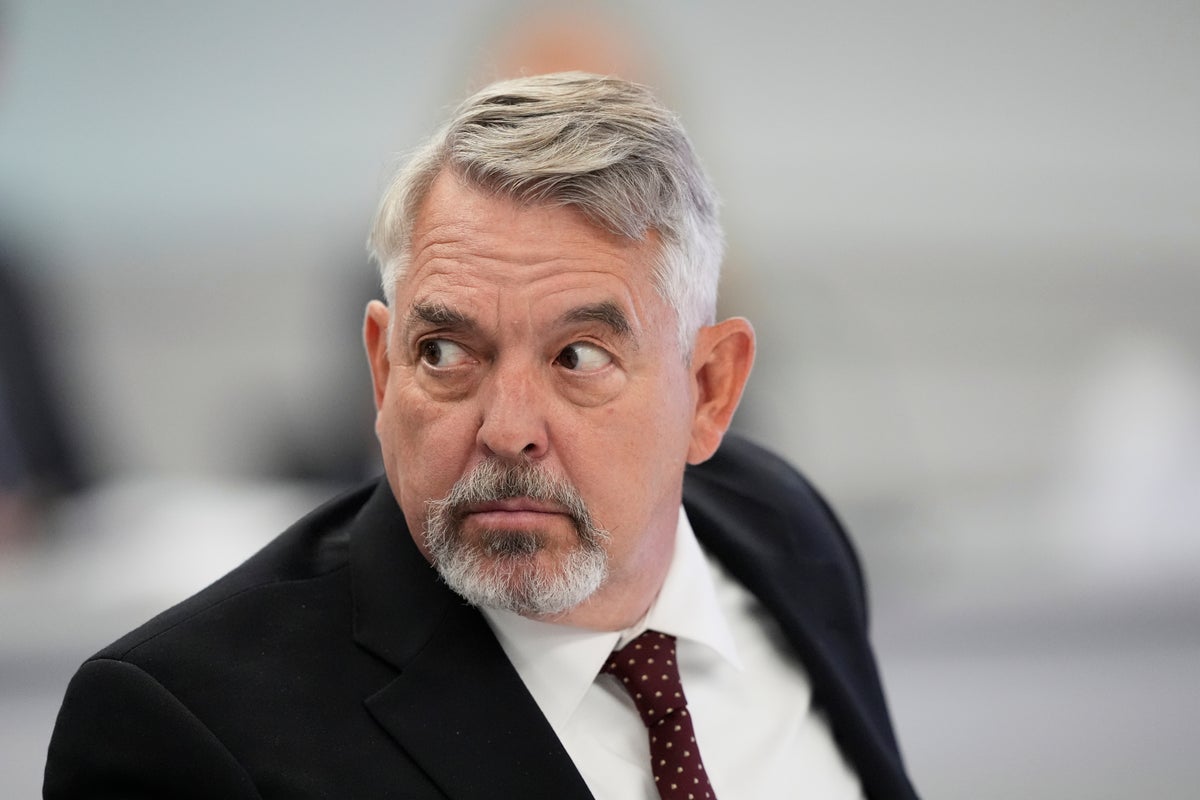 Kennedy's vaccine advisers weigh COVID-19 shot recommendations