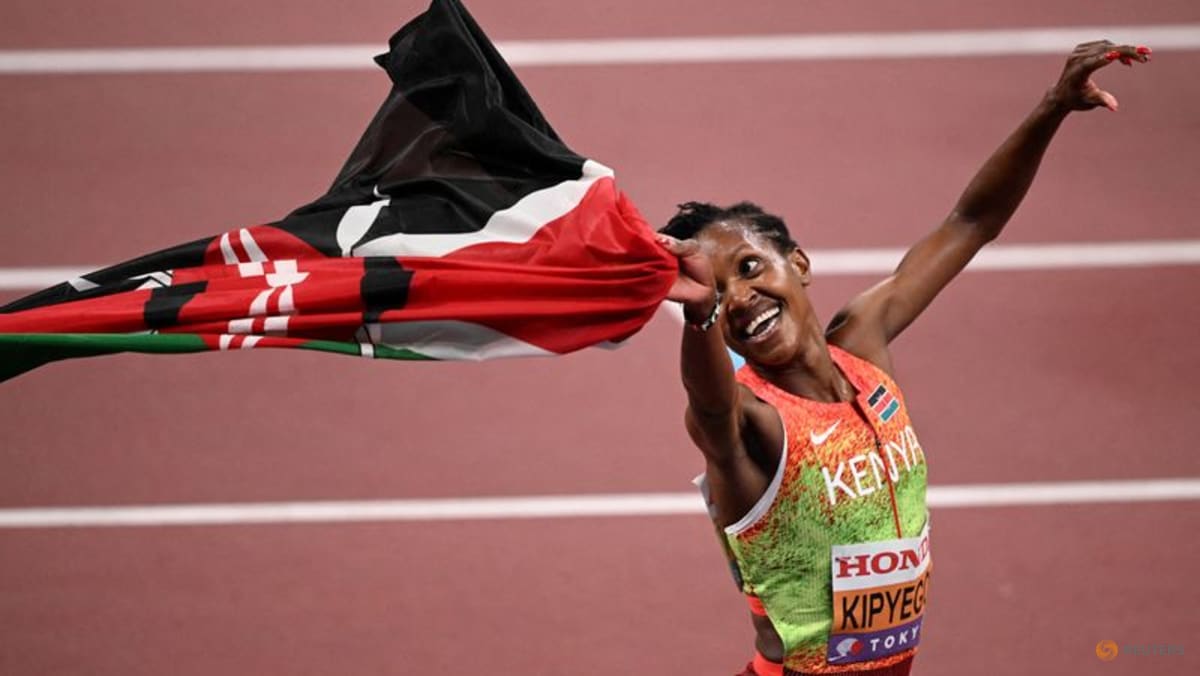 Kipyegon destroys the field for fourth 1500m world gold