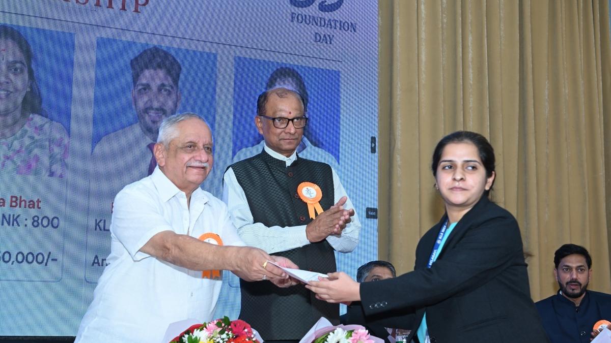 KLS IMER distributes scholarships to meritorious students