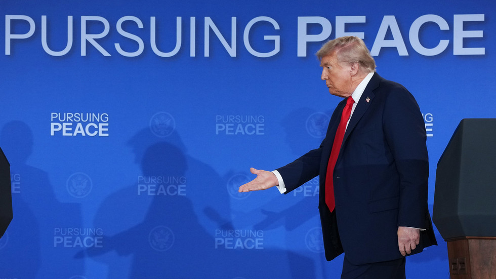 Kremlin replies after Trump says 'Putin let me down'  --  RT Russia & Former Soviet Union