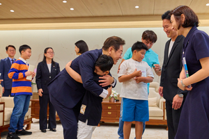 Lee unveils education blueprint for 'balanced, happy' S. Korea