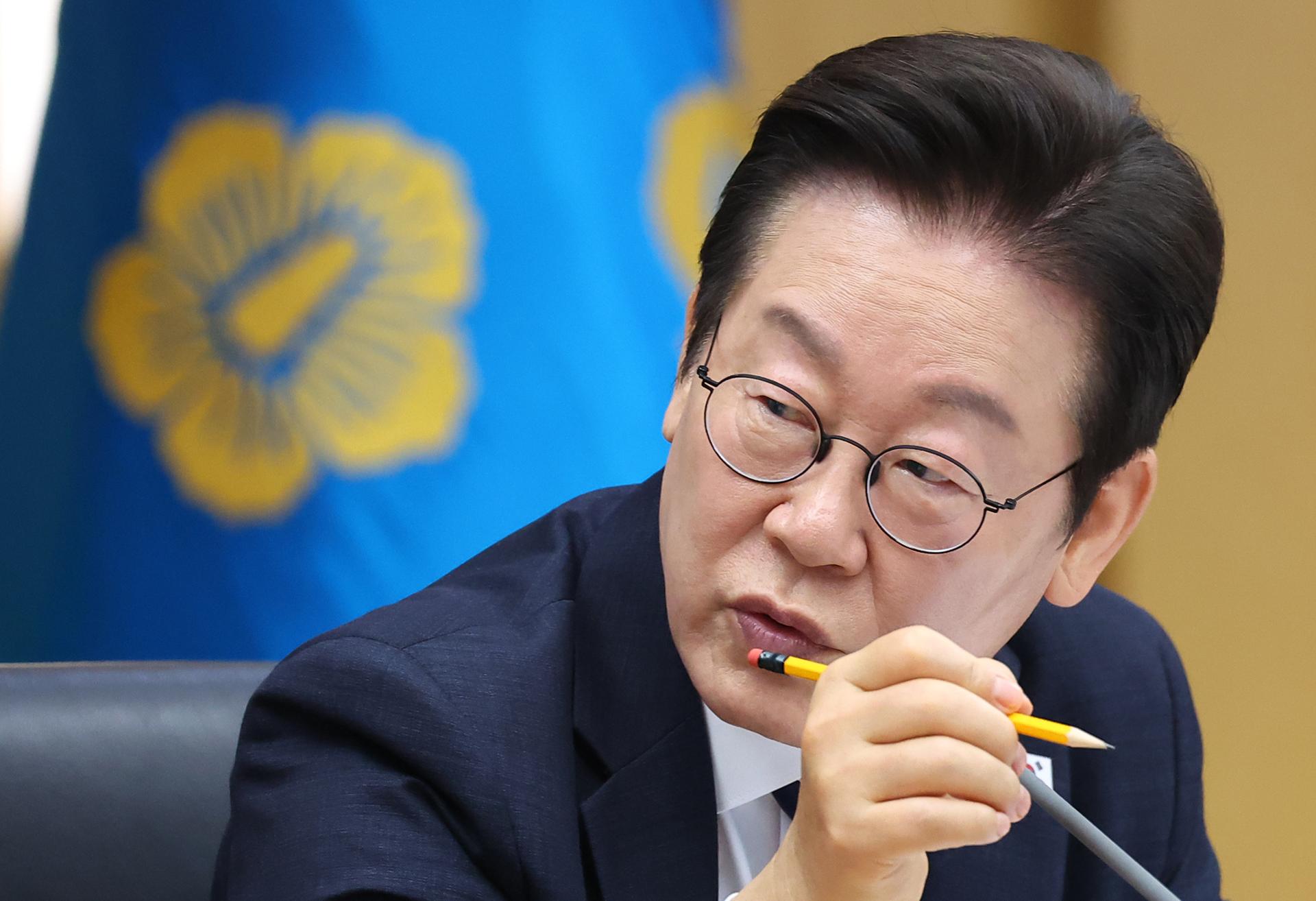 Lee vows to speed up decentralization with regional hubs, Sejong office - The Korea Times