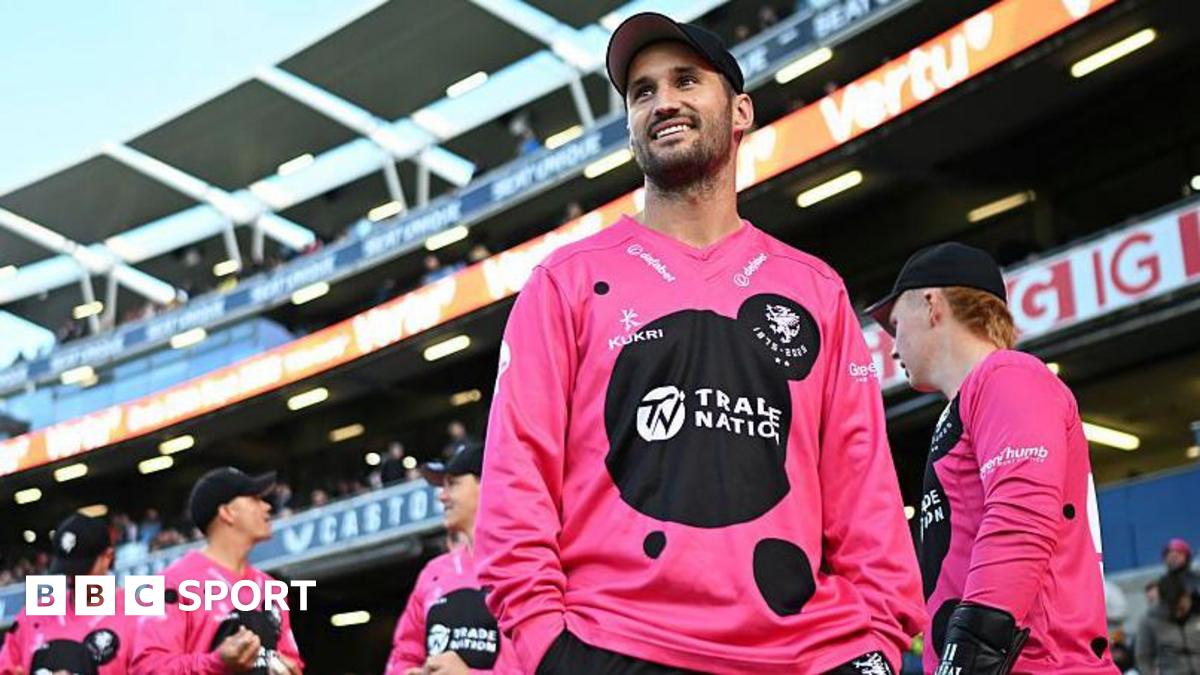 Lewis Gregory: Somerset captain signs contract extension to 2027