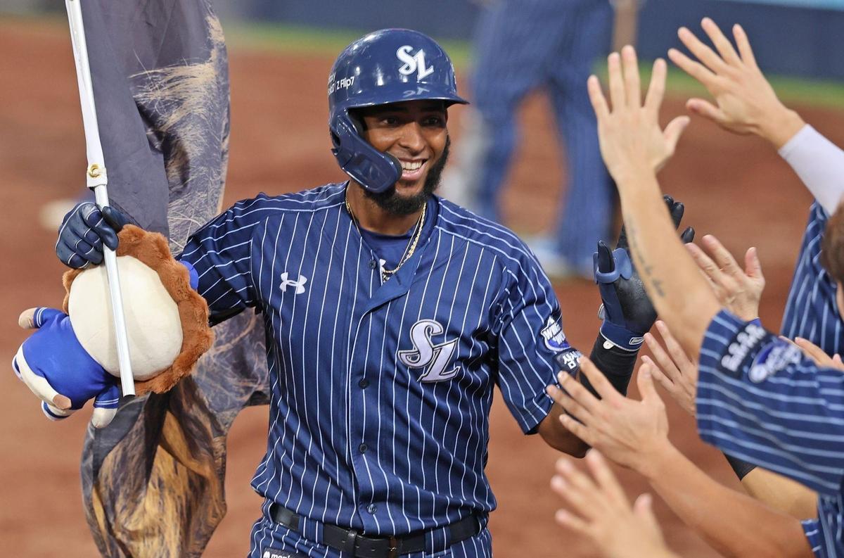Lions slugger Diaz closing in on KBO home run, RBI records by foreign player - The Korea Times
