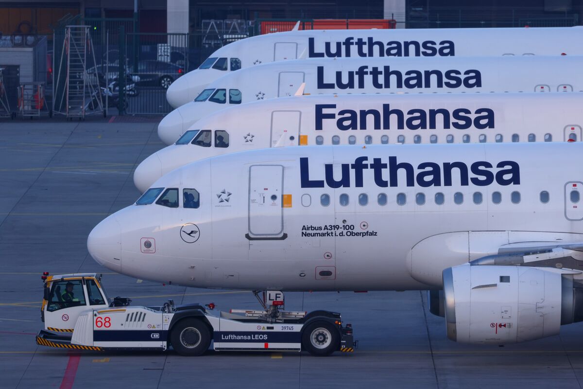Lufthansa Announces 4,000 Job Cuts in Bid to Protect Margin Goal