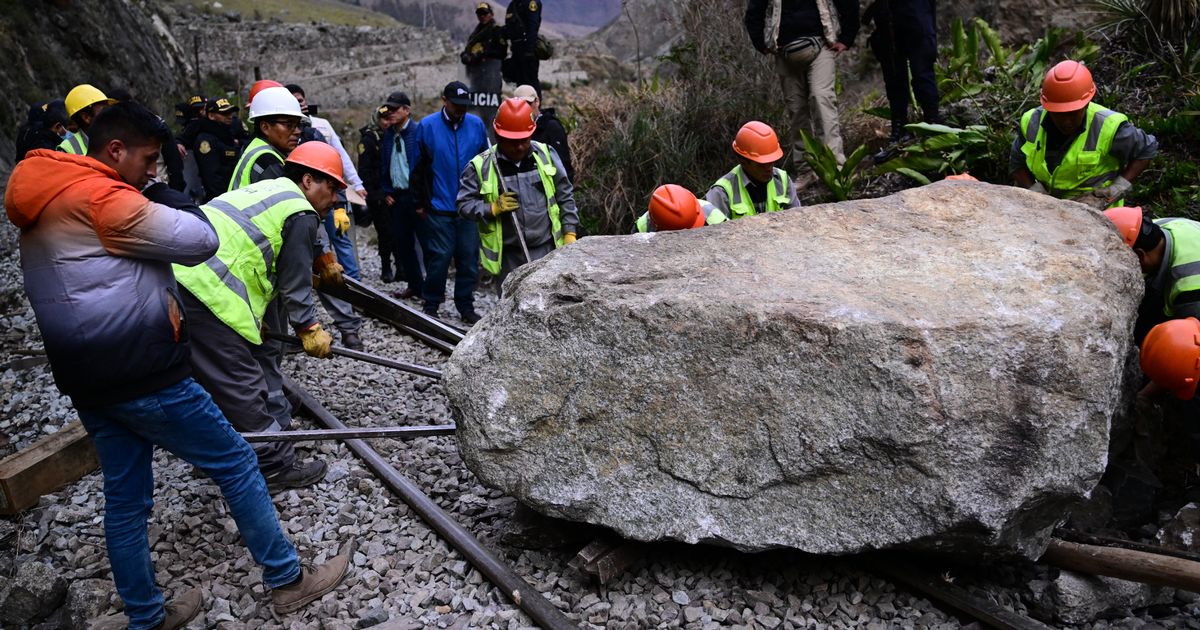Machu Picchu chaos as anti-tourist protests trap hundreds at iconic landmark - The Mirror