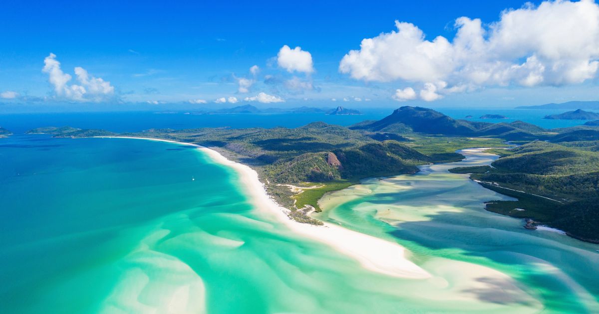 Man visits 'best beach in the world' and is left amazed by one detail - The Mirror