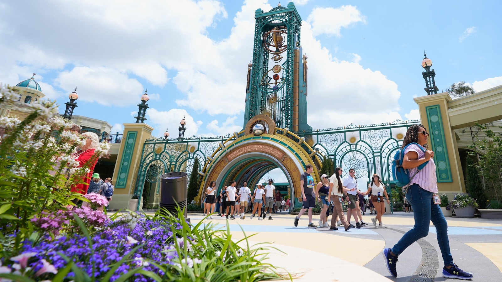 Man who died on Universal Orlando roller coaster had a spinal condition, report says