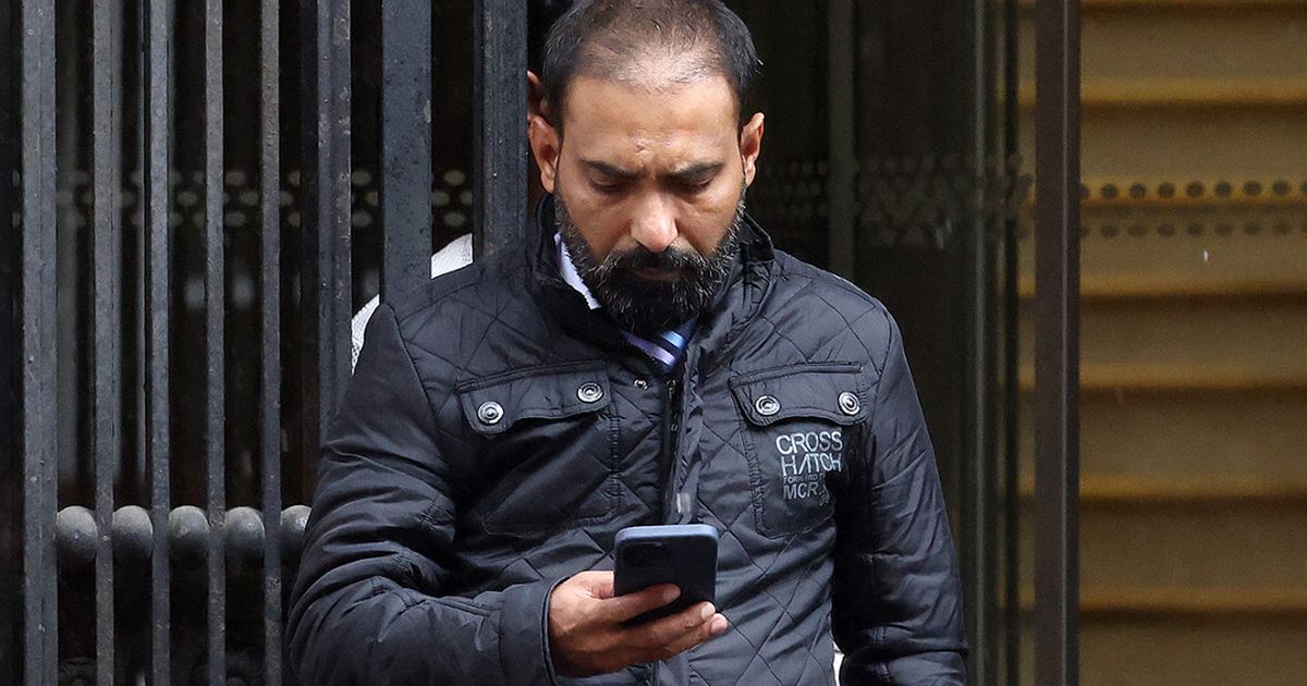 Married doctor who left patient under anaesthetic while he romped nurse learns fate - Daily Star