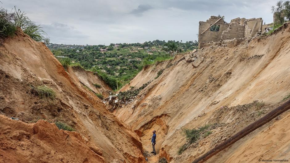 Massive trenches are swallowing homes across the DRC