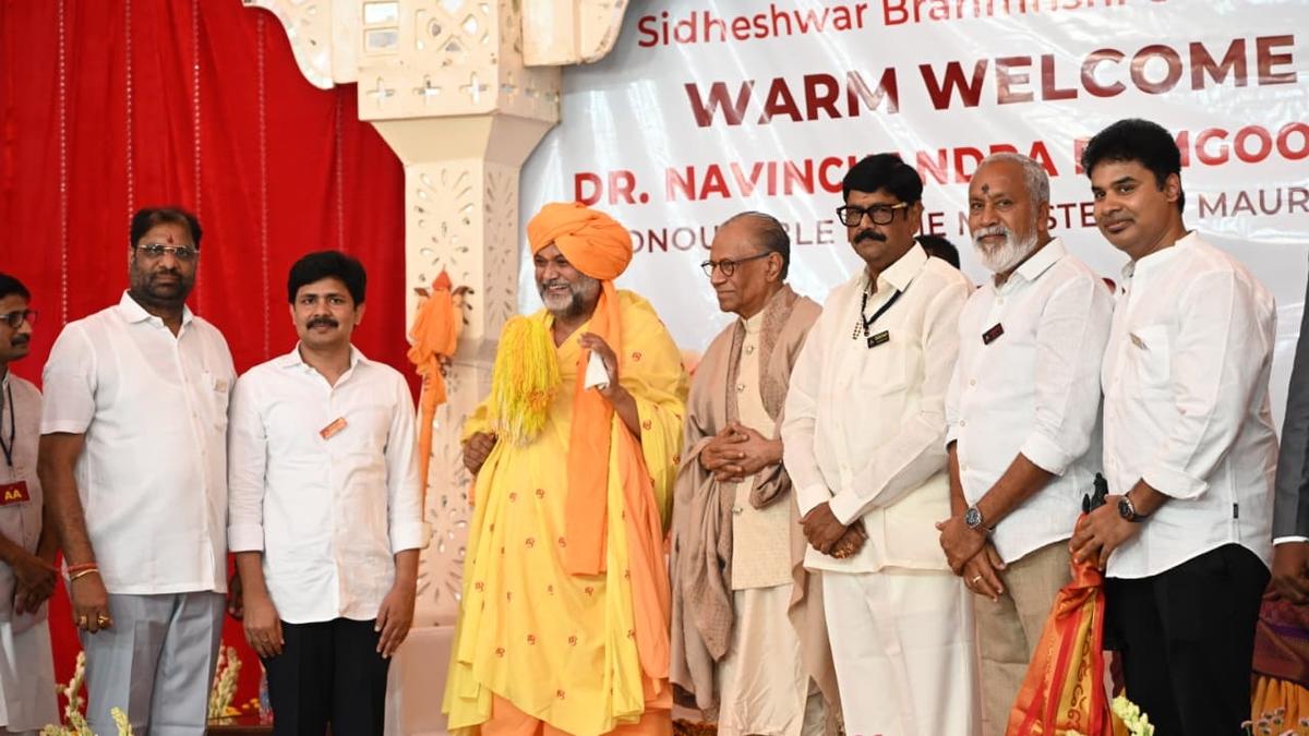 Mauritius PM Navinchandra Ramgoolam visits Brahmrishi Guruji Ashram in Tirupati