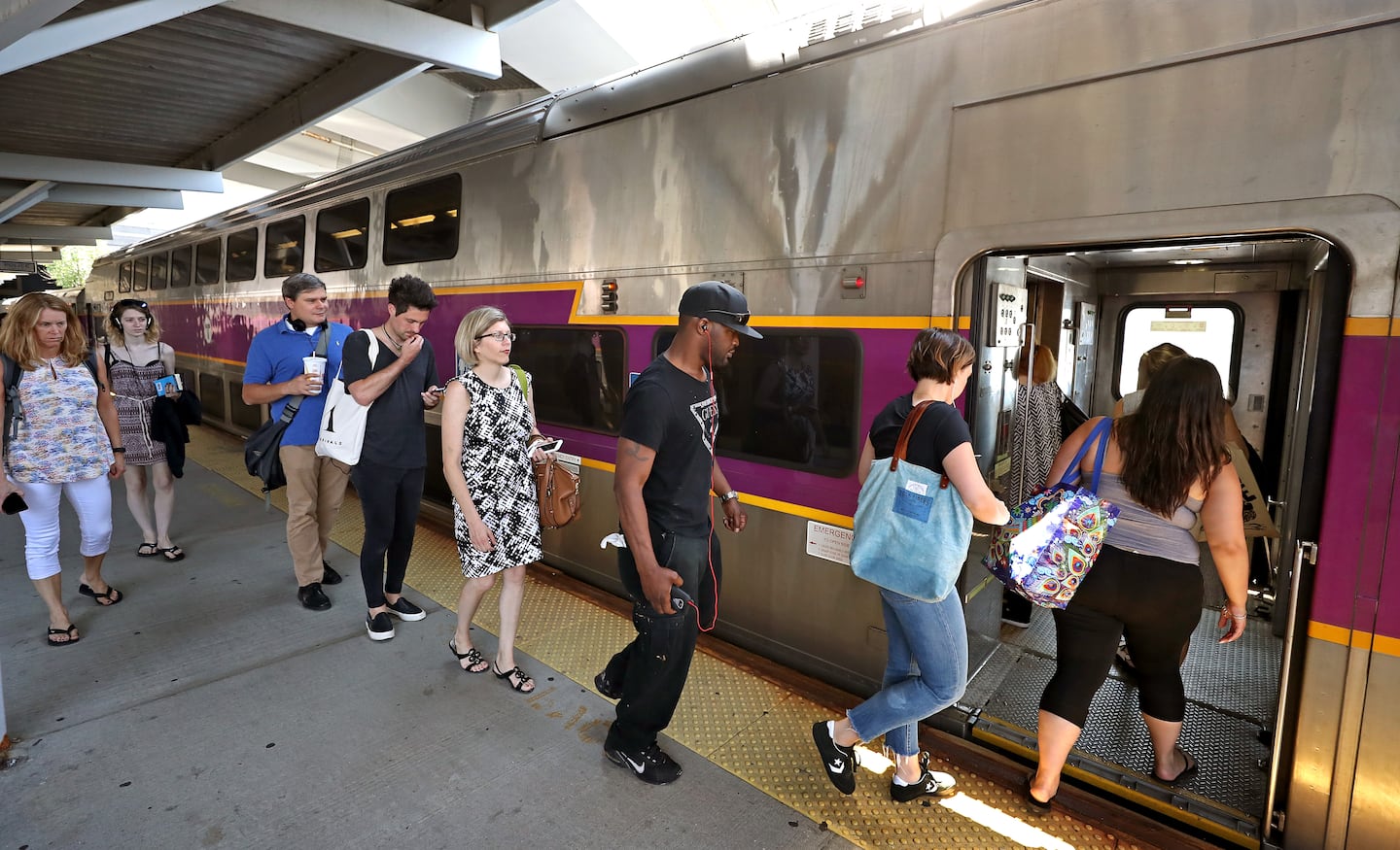 Mechanical issue forces cancellation of morning train on Fitchburg commuter line - The Boston Globe