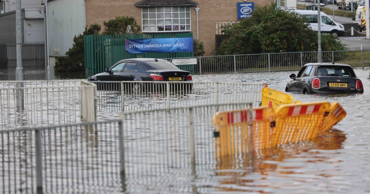 Met Office pinpoints exact timeframe 100mm of rain will batter parts of UK - The Mirror
