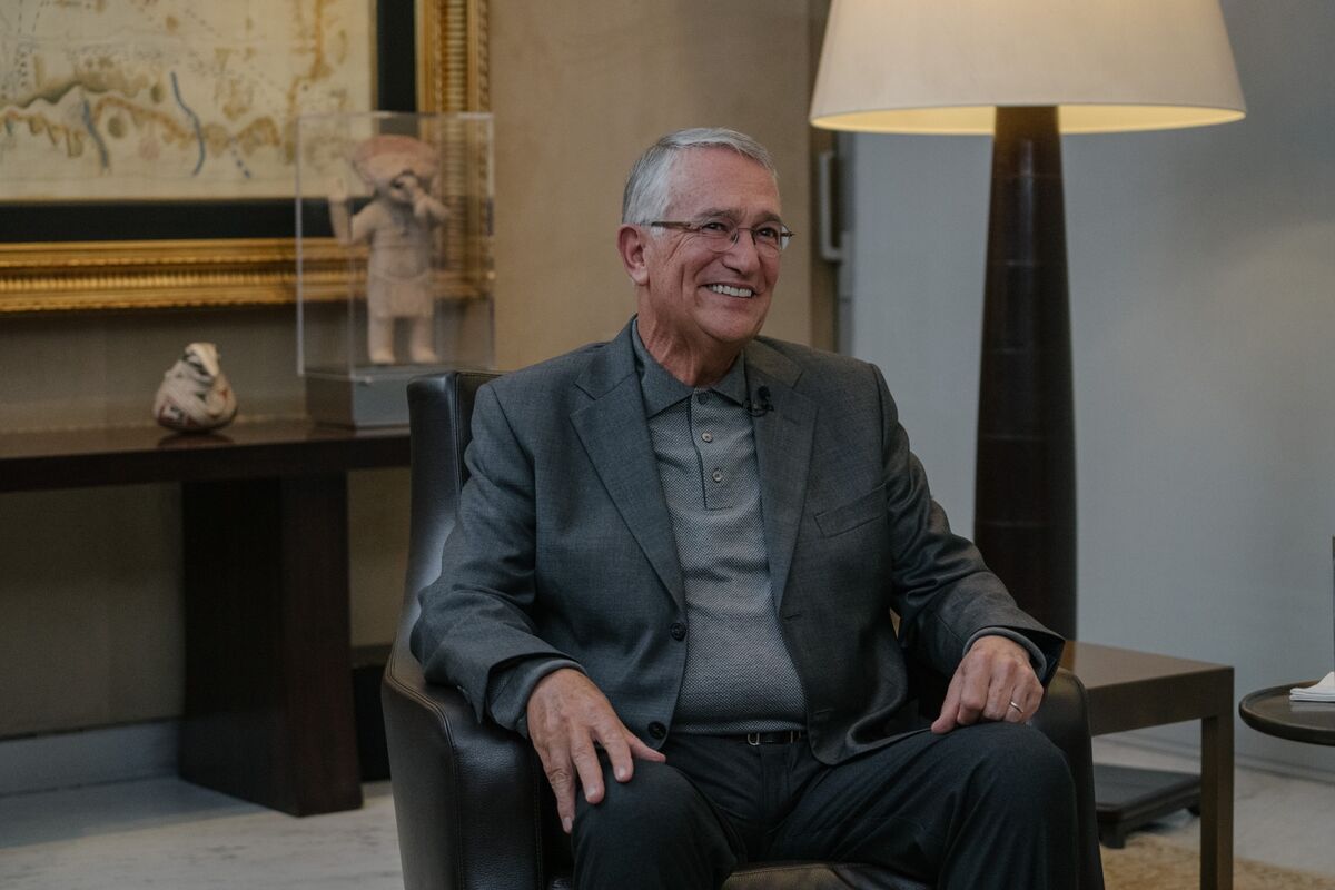 Mexican Billionaire Ricardo Salinas Launches Drive to Oppose Claudia Sheinbaum