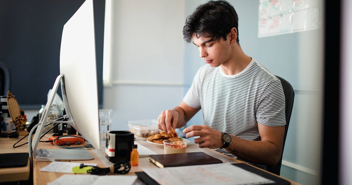 Millennials forfeit £34bn in unpaid overtime, sacrificing family time and health - Daily Star