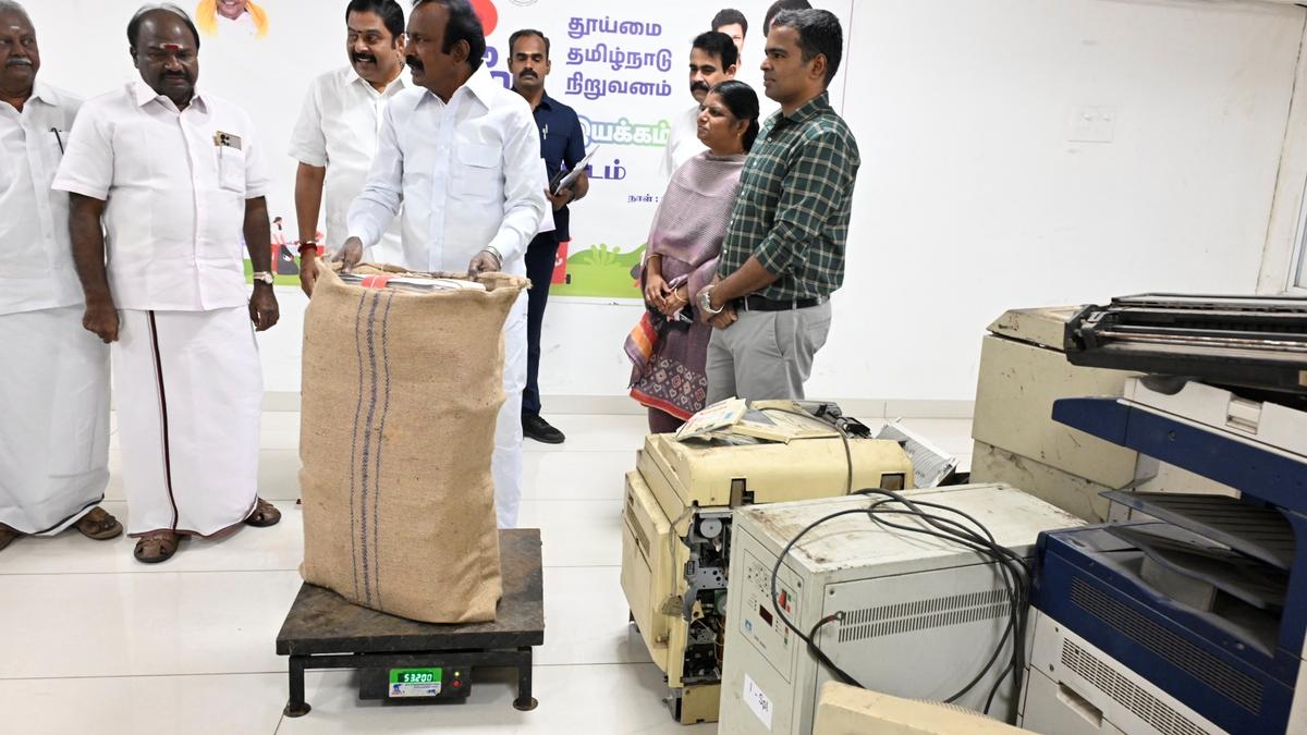 Minister launches sale of waste collected from government offices under Cleanliness Mission 2.0 in Erode