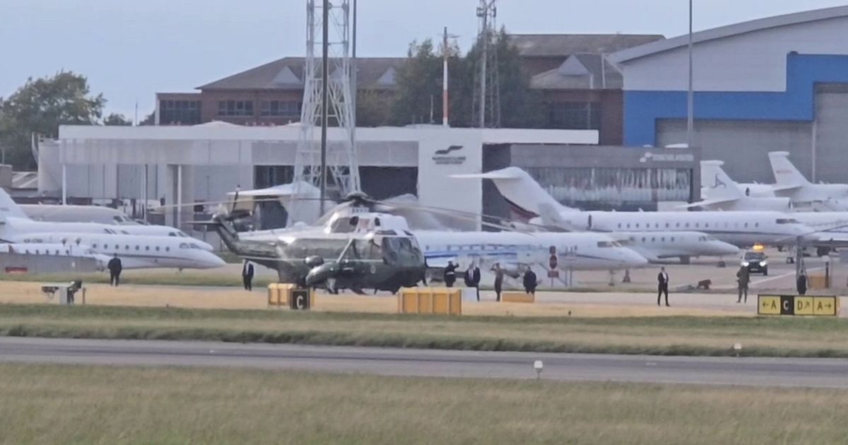 Moment Trump is saluted onto new helicopter after emergency helicopter landing - The Mirror