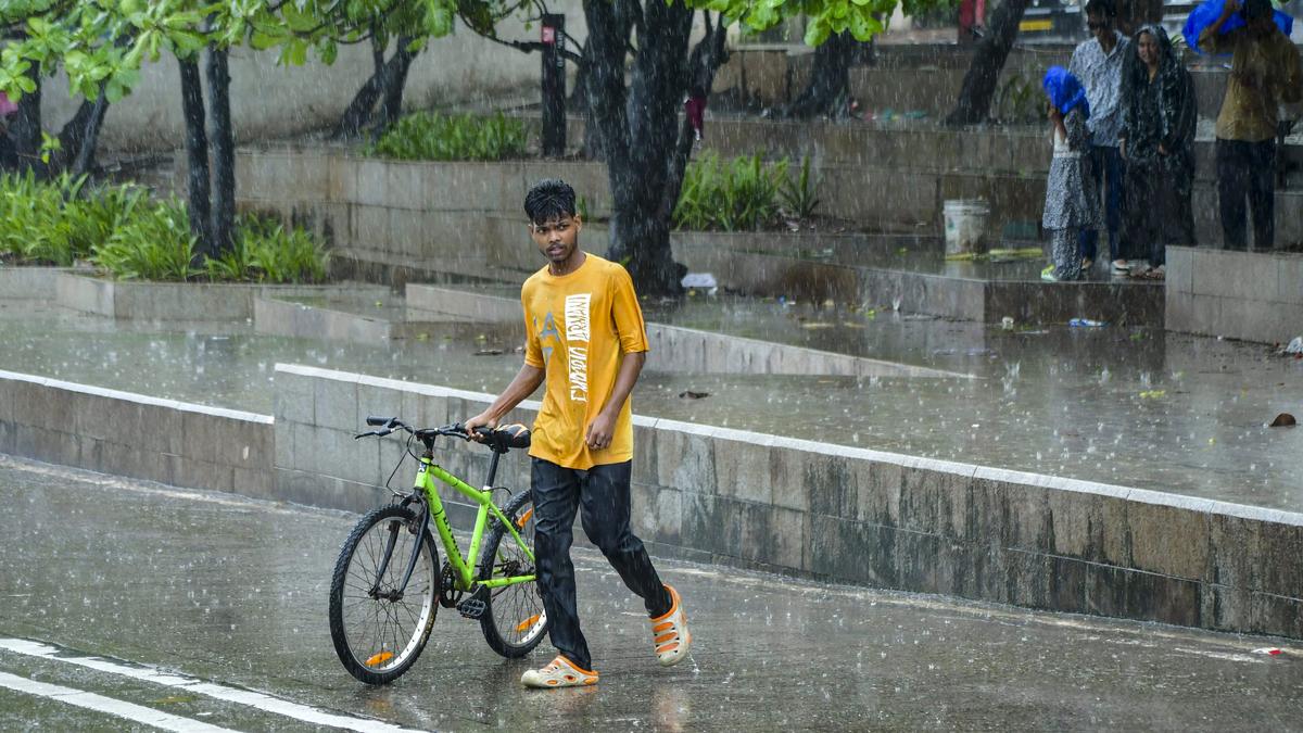 Mumbai rains: 'Orange' alert in place; light to moderate showers in city