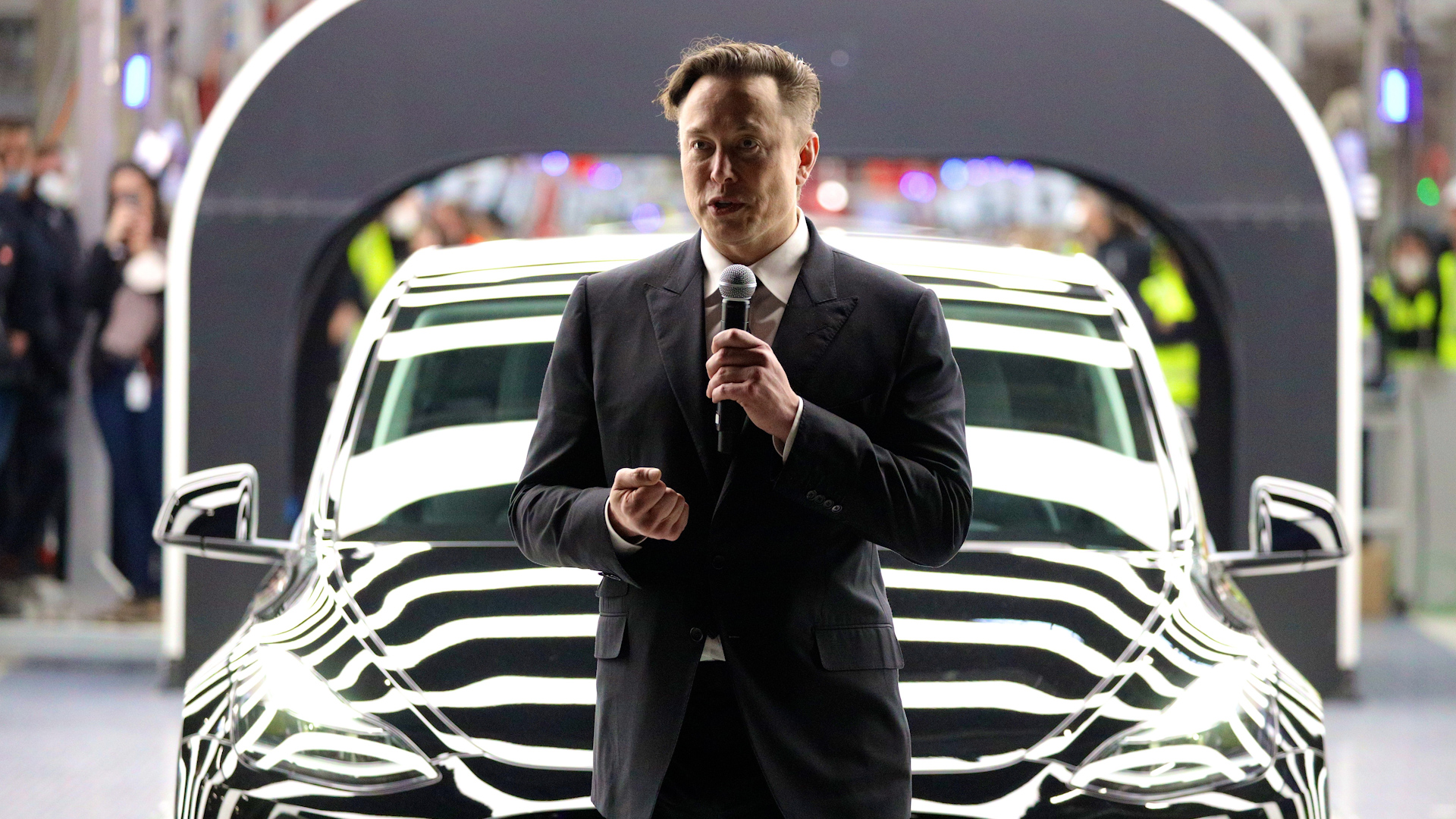 Musk Stocks Up on $1 Billion of Tesla Shares