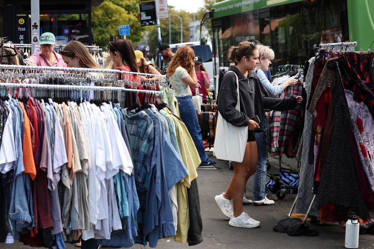 New Zealand Current Account Gap Narrows Sharply on Temu Effect