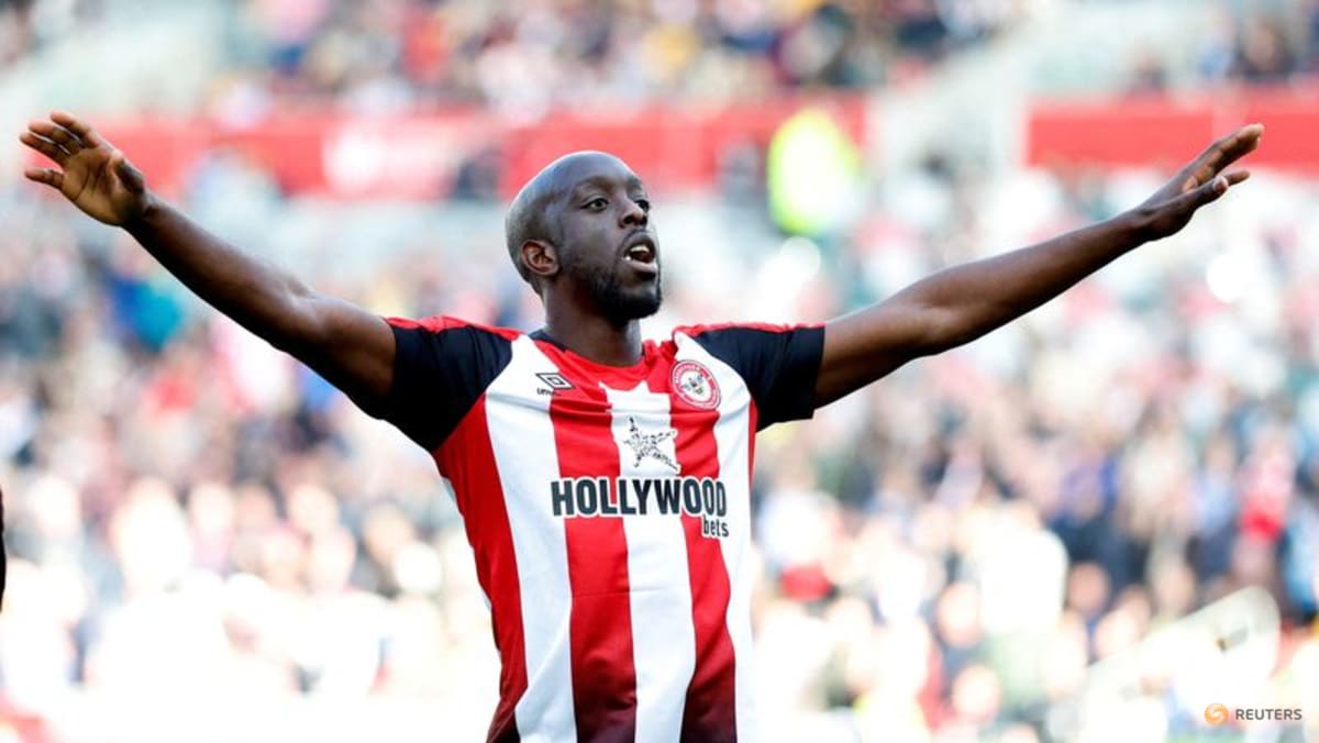 Newcastle's Wissa faces month on sidelines with knee injury, says Howe