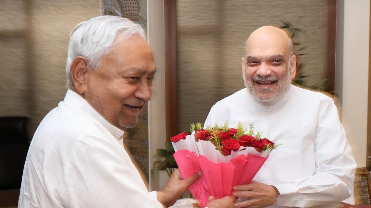 Nitish Kumar meets Amit Shah; Shah to interact with BJP leaders and workers
