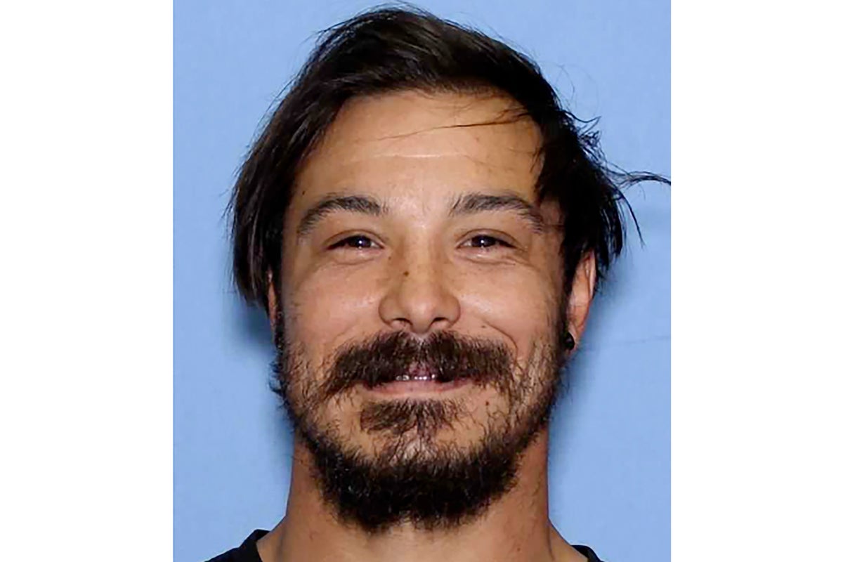 Officials find remains they believe are Travis Decker, wanted in killings of his 3 young daughters