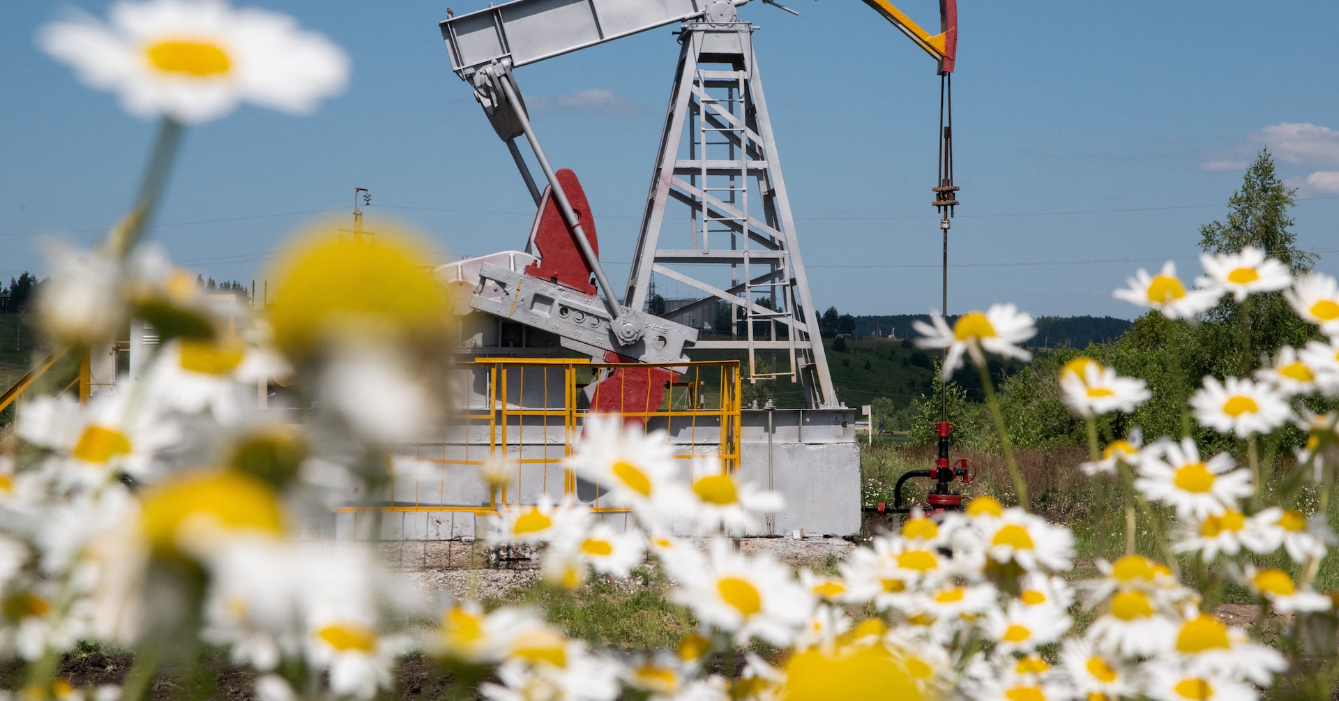 Oil little changed as demand concerns overshadow US rate cut buoyancy