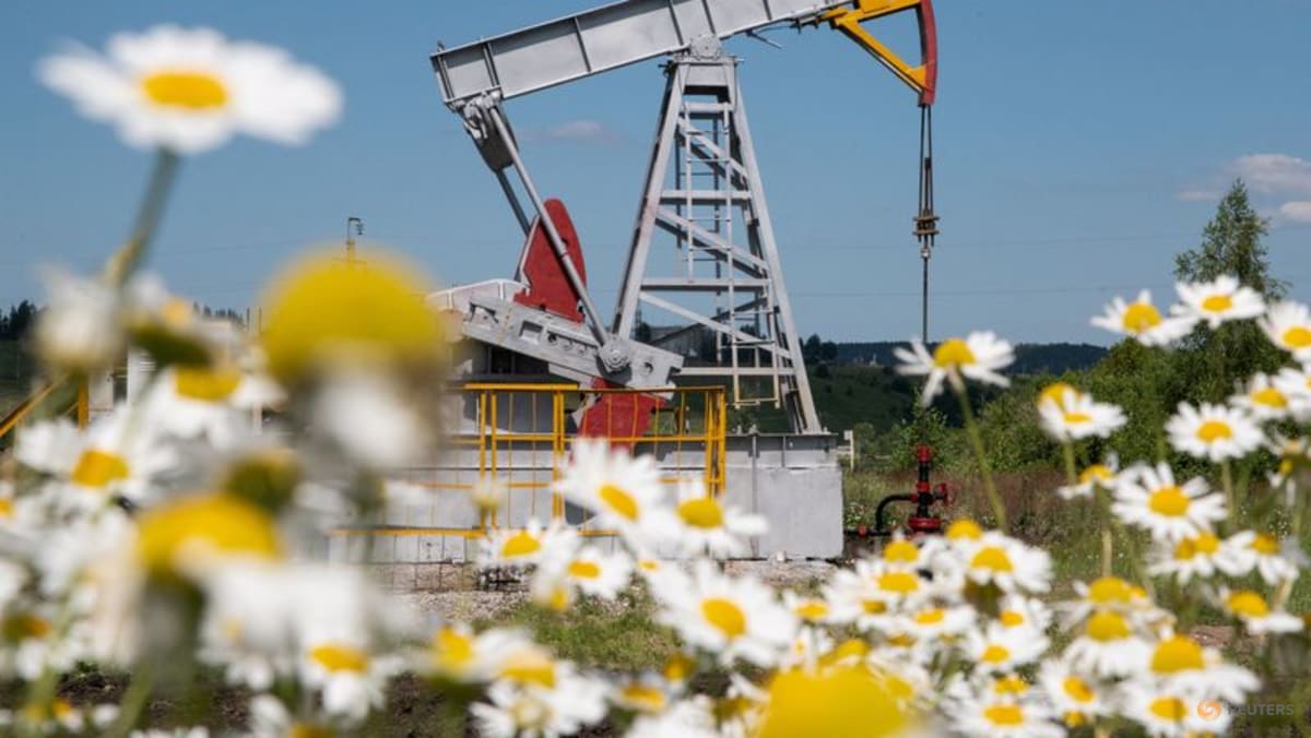 Oil prices slip as robust supply outweighs Fed cut