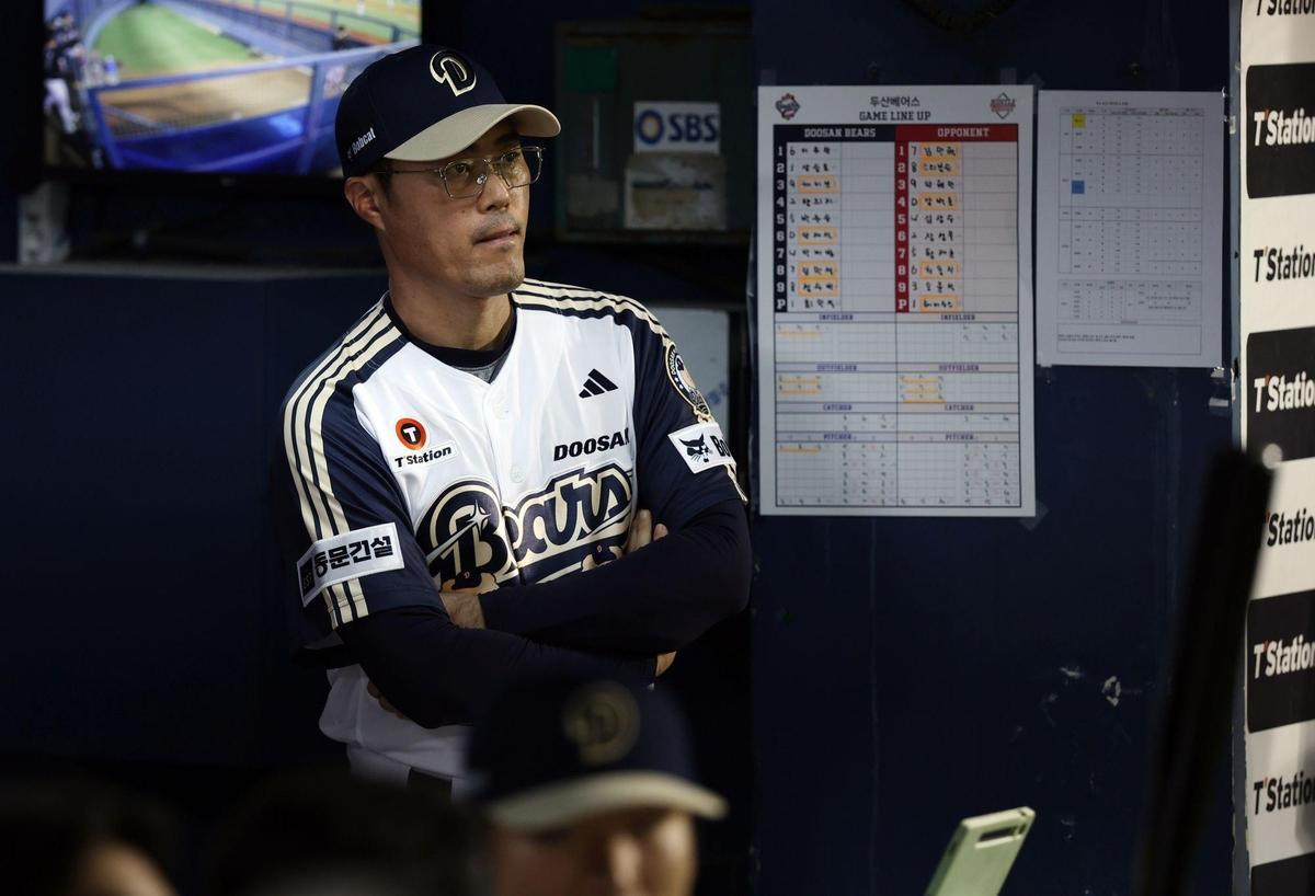 Out of KBO postseason contention, Bears manager giving young players chance to play - The Korea Times