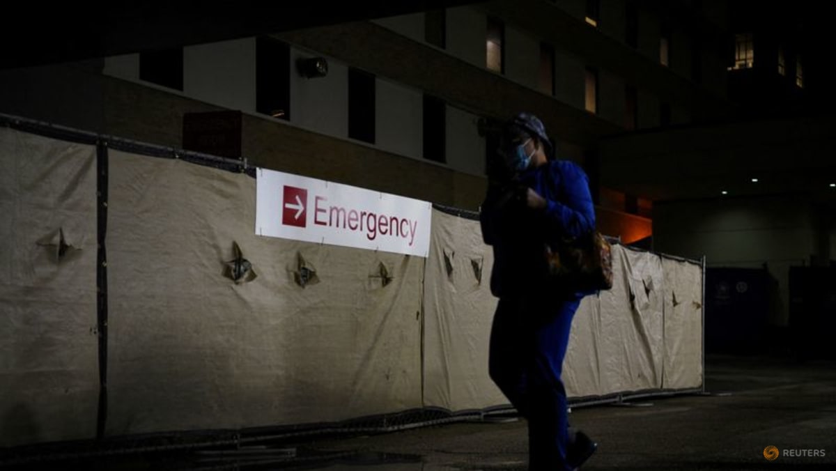 Over half of US healthcare workers plan to switch jobs by next year, survey finds