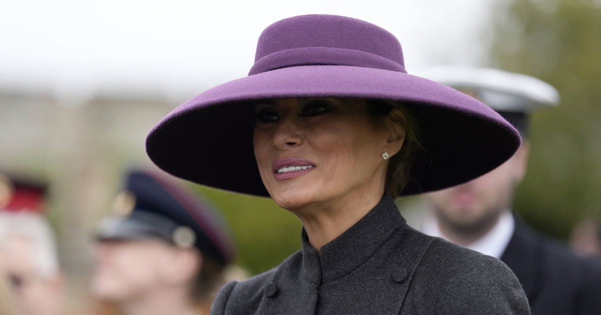 Palace explains royal protocol after Melania Trump didn't curtsy to King Charles - The Mirror