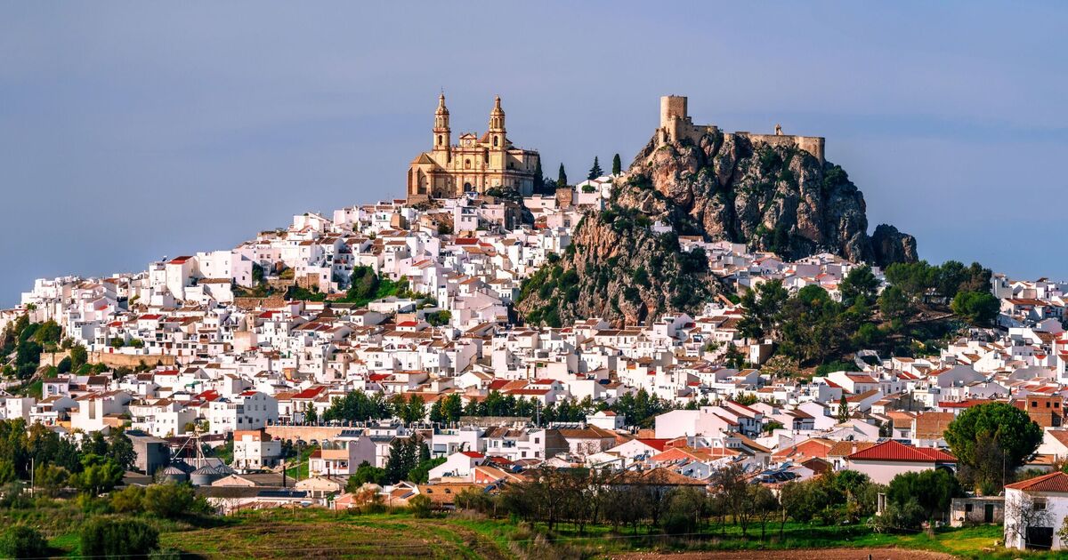 Panic in Spain as fumigation begins to combat deadly virus in tourist hotspot