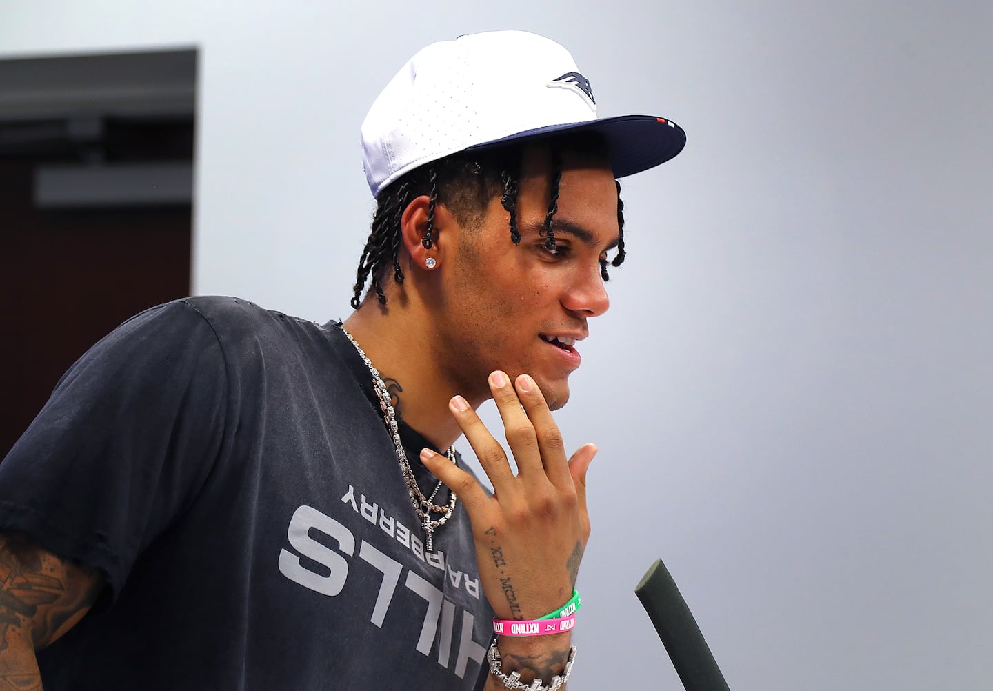 Patriots Christian Gonzalez, Keion White questionable for Sunday's game against the Steelers - The Boston Globe