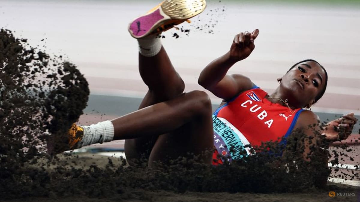 Perez Hernandez caps great year with triple jump gold