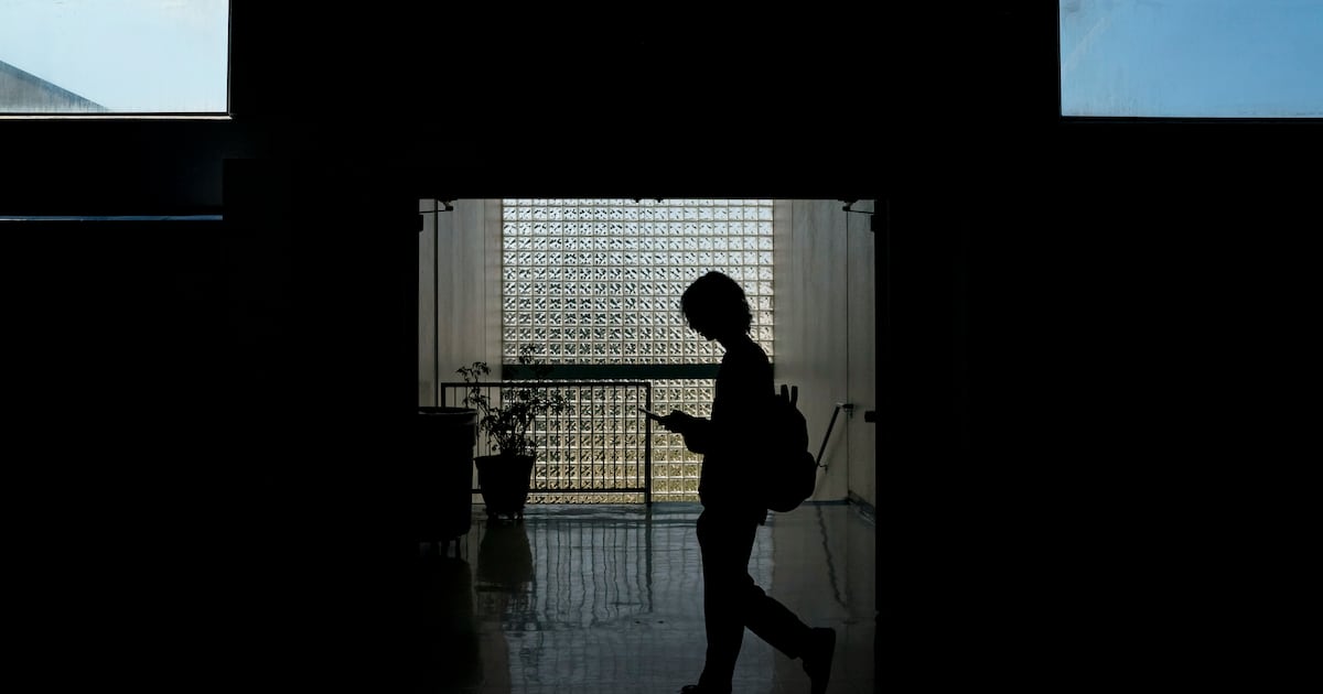 Phone bans lauded by teachers and doctors, but kids feel mixed