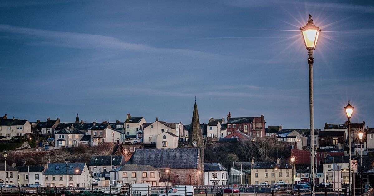 Power cuts warning in 52 areas on Saturday as UK braces for 21-hour storm