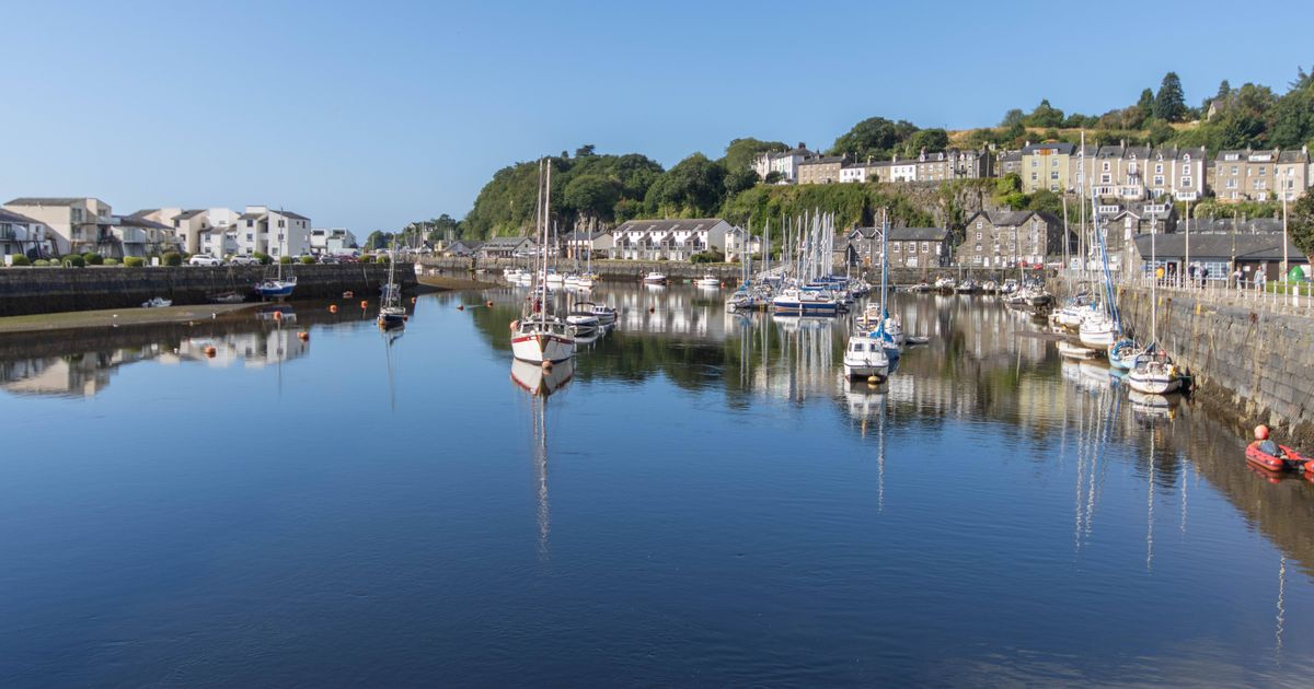 Pretty seaside town that's like stepping back in time was brought back from the brink - The Mirror