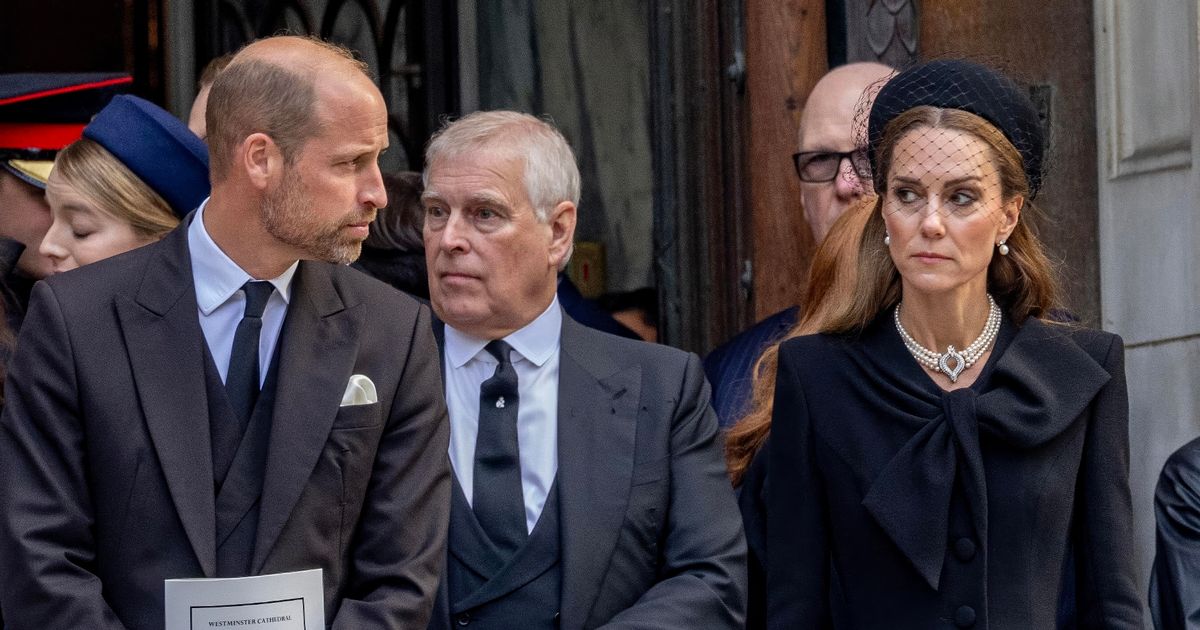 Prince William 'furious' at Prince Andrew over 'rude' Kate Middleton incident - The Mirror